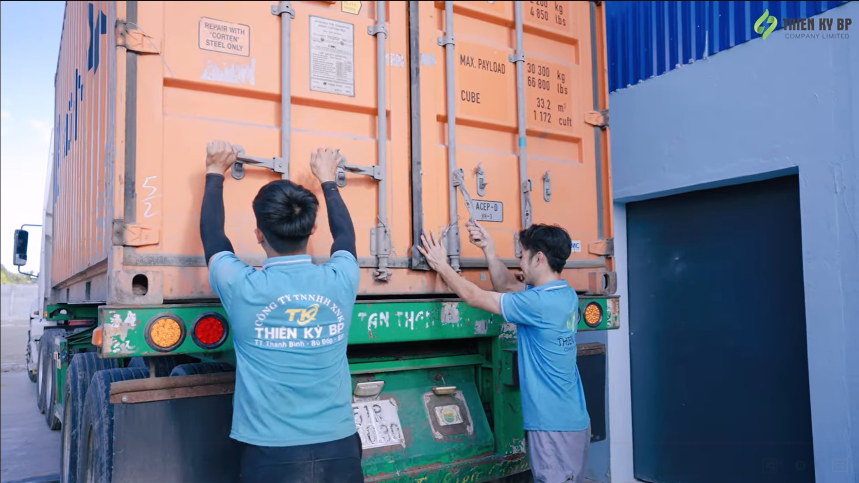 Loading a container