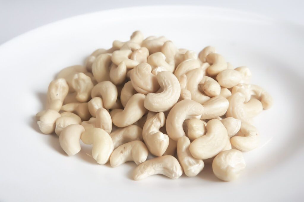 SW320 Cashew nuts